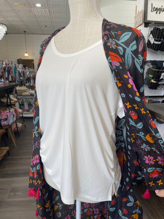 Scoop Neck Basic T with slits