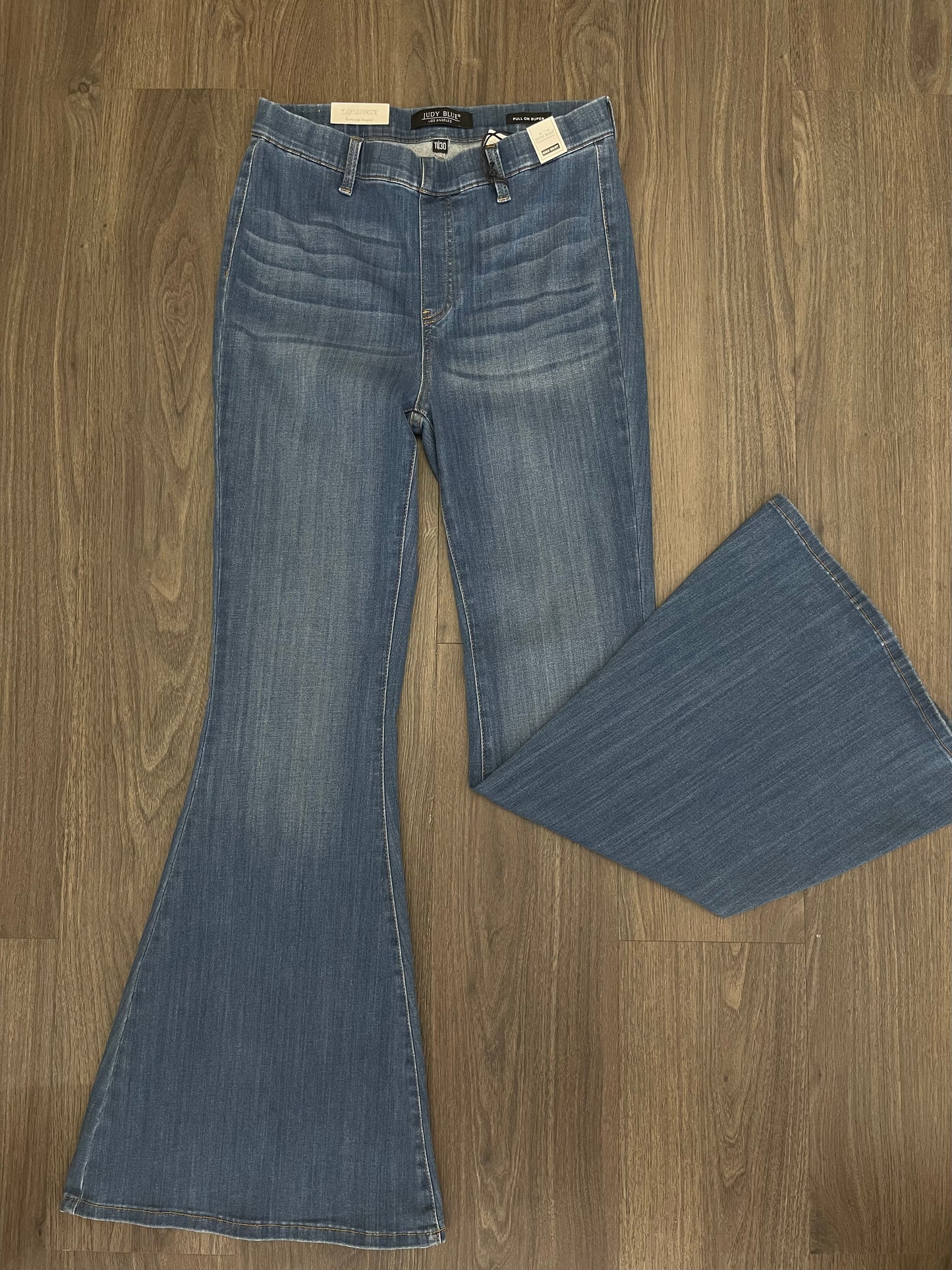 CURVY JudyBlue Hi-Pull on Super Flare