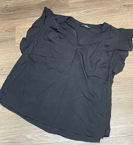 CURVY V-Neck w/ Pleated Sleeves