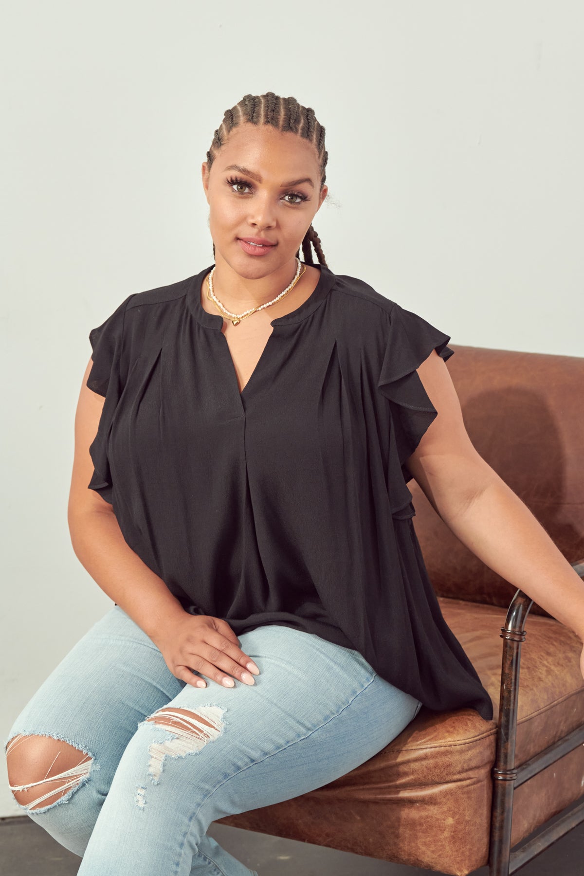 CURVY - Ruffle Detail Blouse