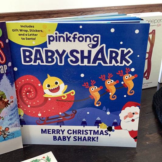 BOOK: Pinkfog Baby Shark. Merry Christmas Baby Shark